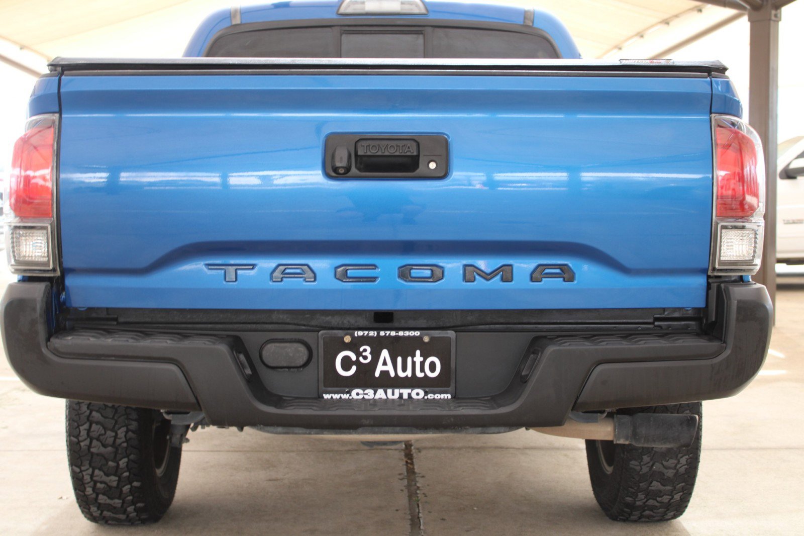 Used 2016 Toyota Tacoma SR5 image 16