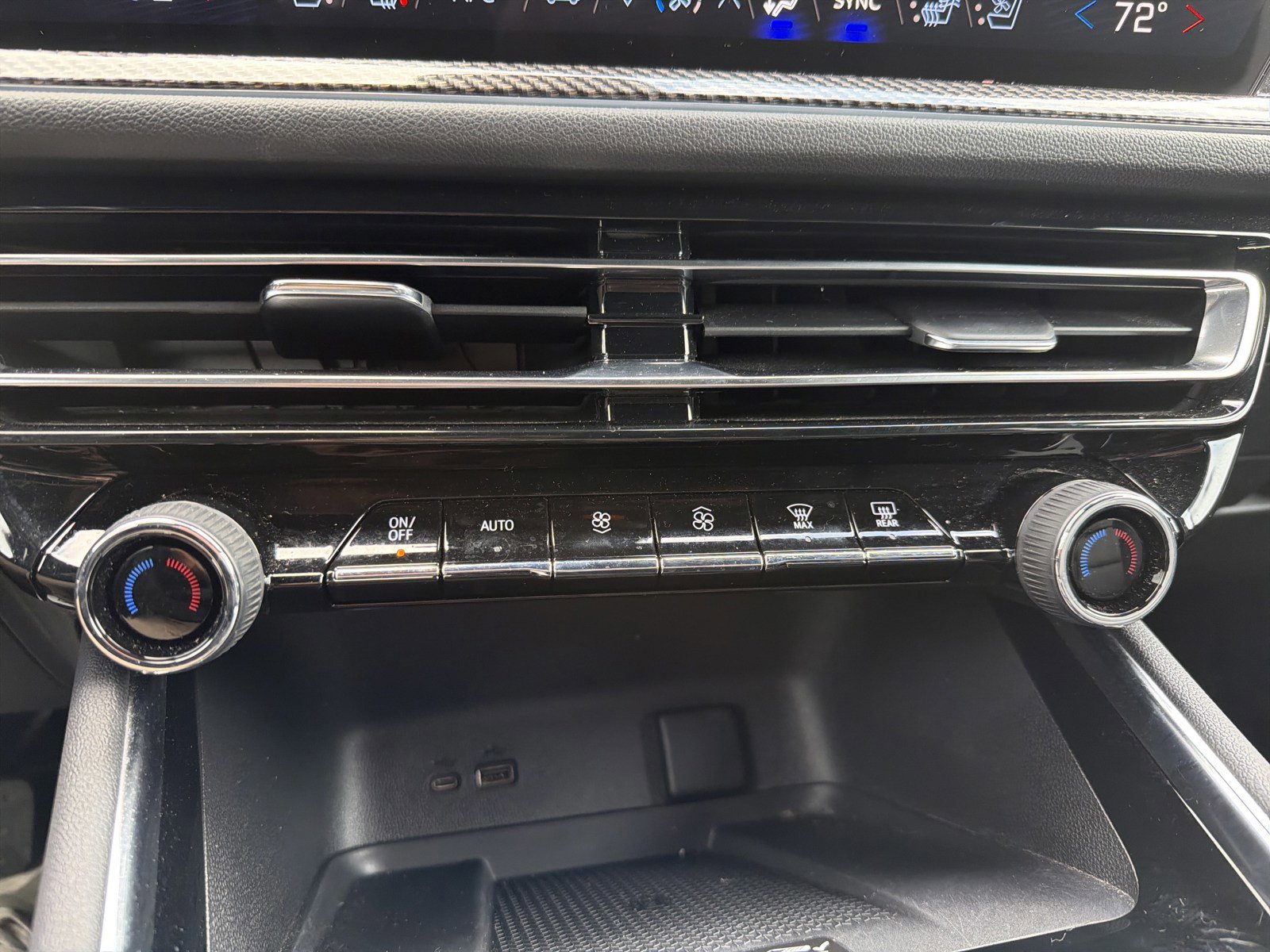 Used 2025 Chevrolet Traverse High Country image 23