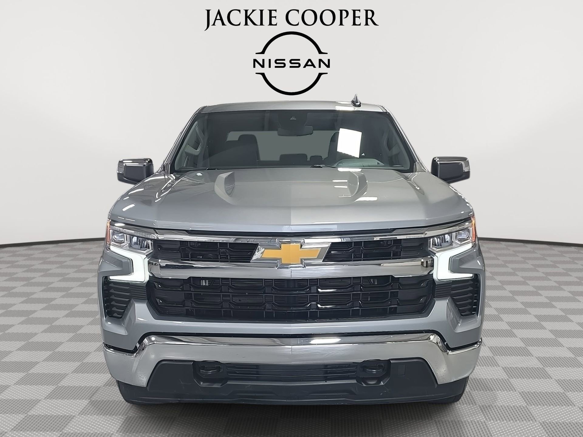 Used 2025 Chevrolet Silverado 1500 LT image 2