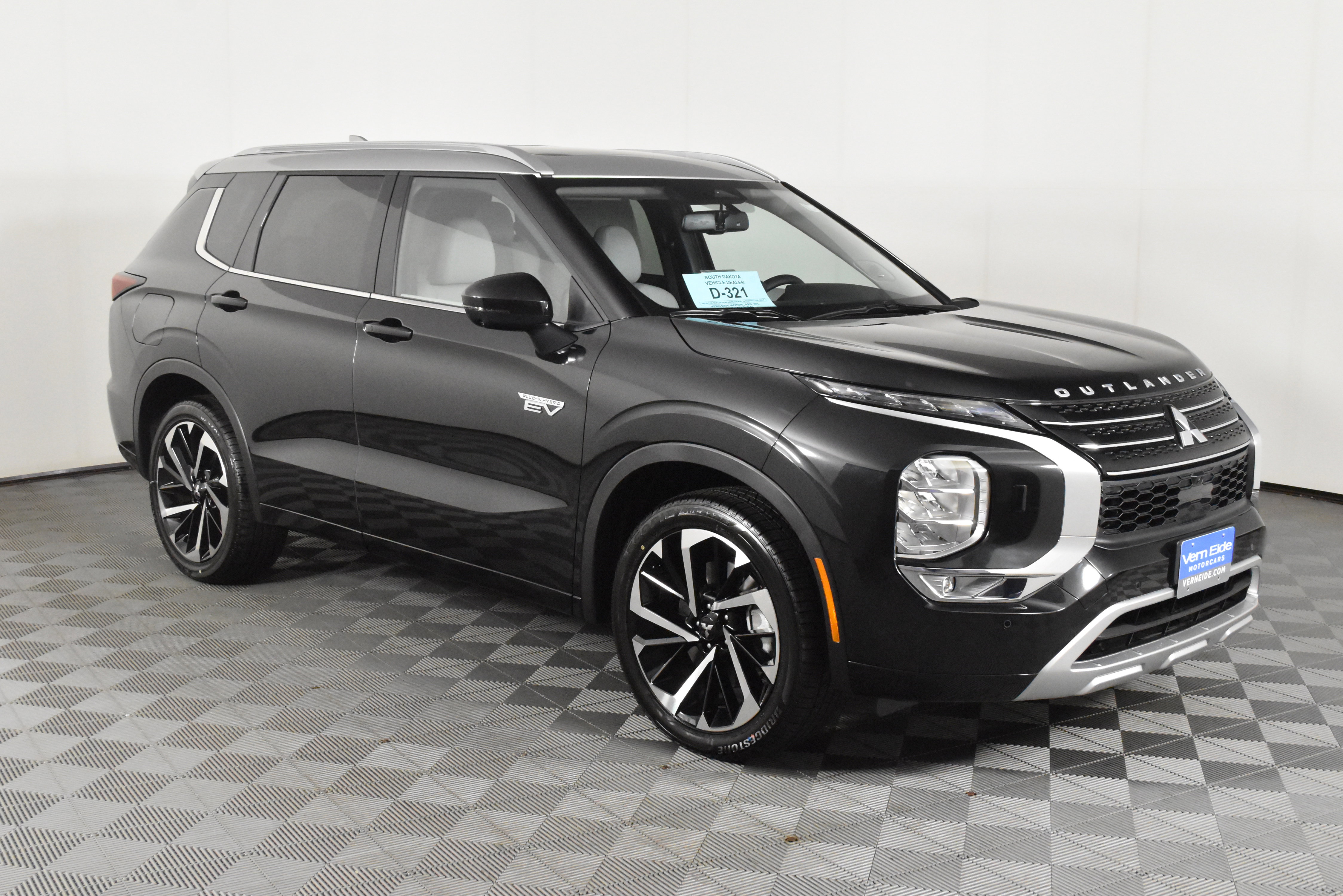 Used 2025 Mitsubishi Outlander SEL image 4