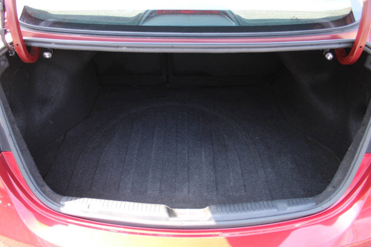 Used 2016 Hyundai Elantra SE image 16