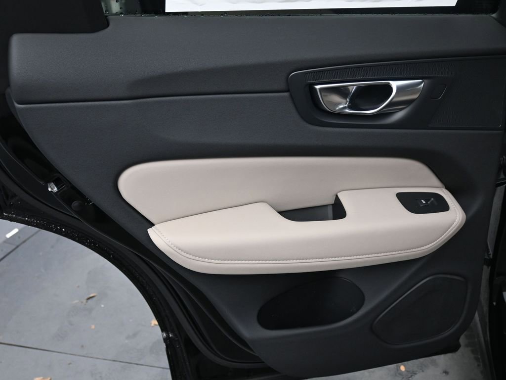 New 2026 Volvo XC60 T8 Core w/ Climate Package image 20