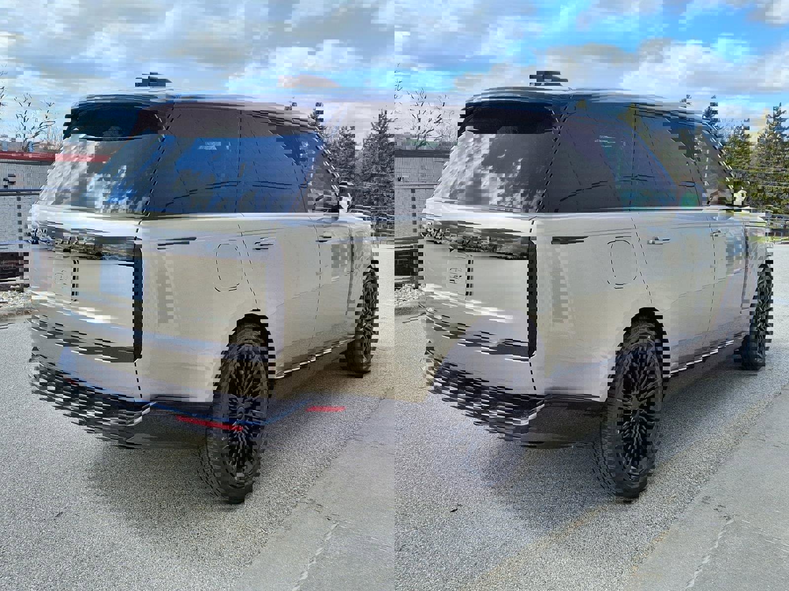 New 2026 Land Rover Range Rover Long Wheelbase SE image 5