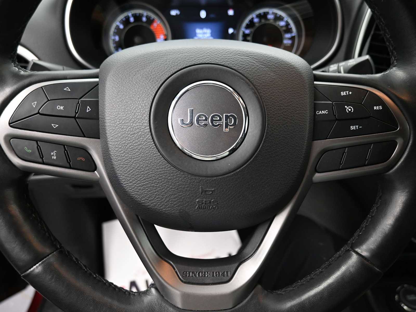 Used 2019 Jeep Cherokee Limited AWD/4WD image 6