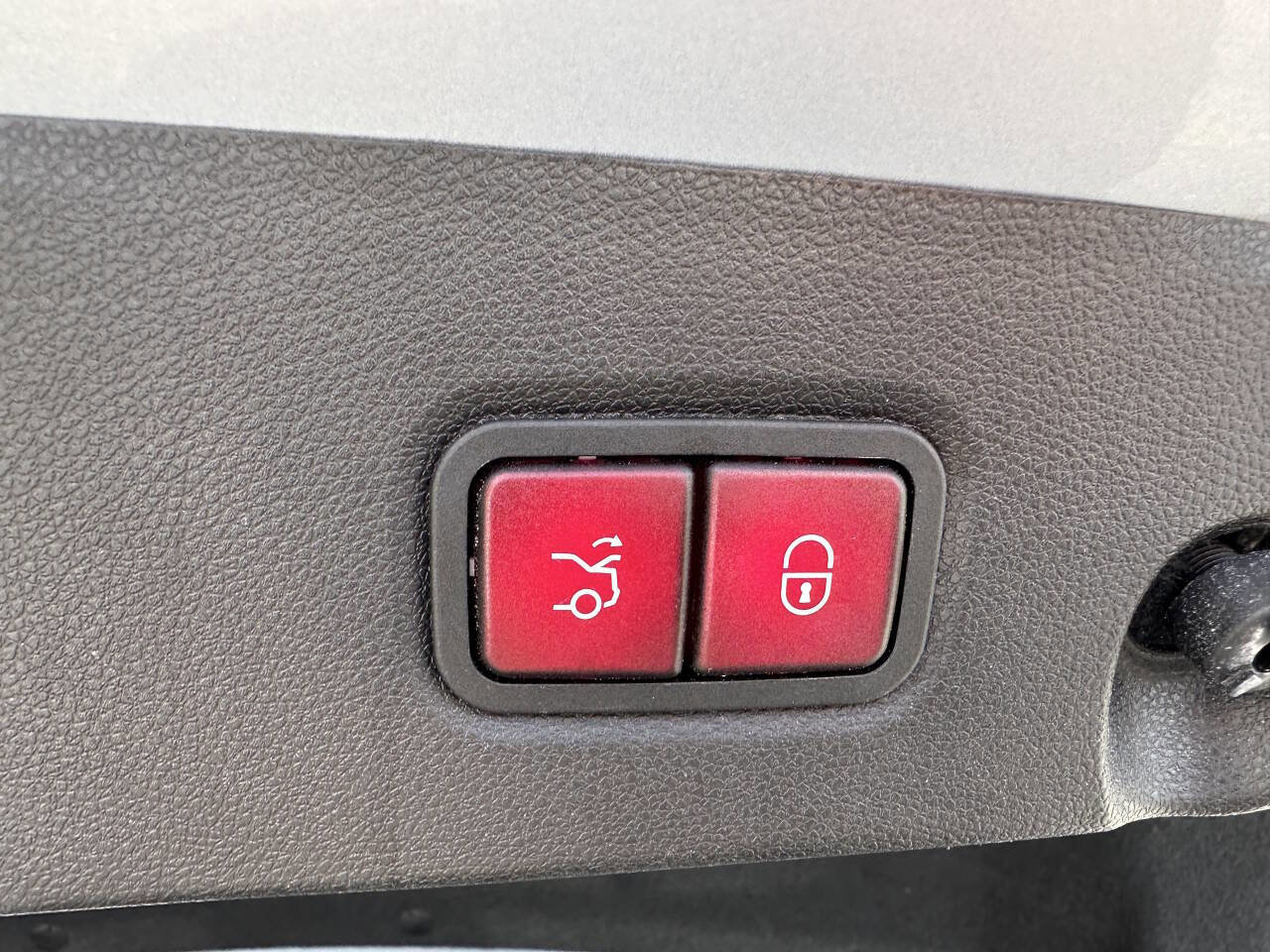 Used 2014 Mercedes-Benz CLS 550 4MATIC image 36