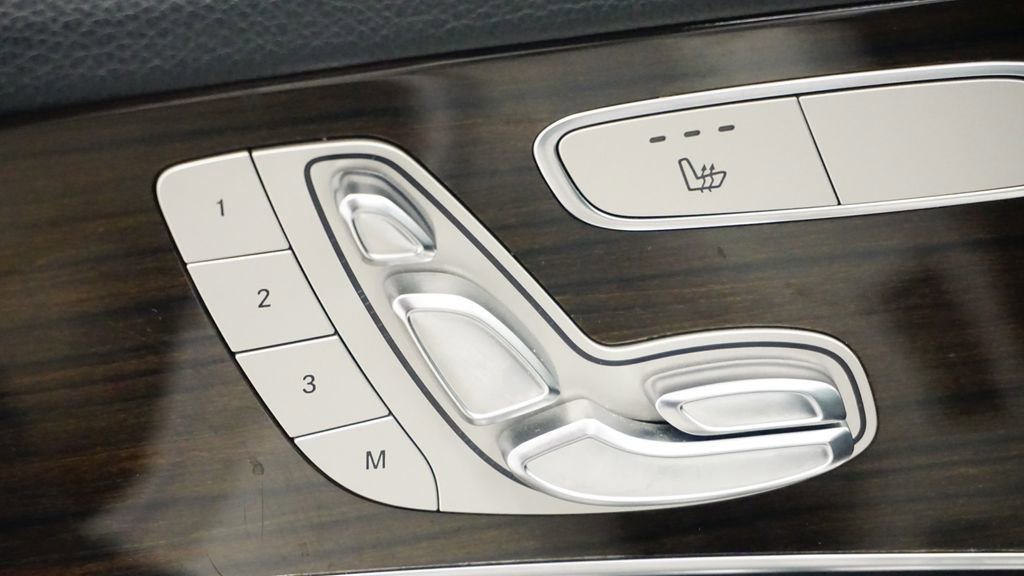 Used 2018 Mercedes-Benz C 300 4MATIC Sedan image 23