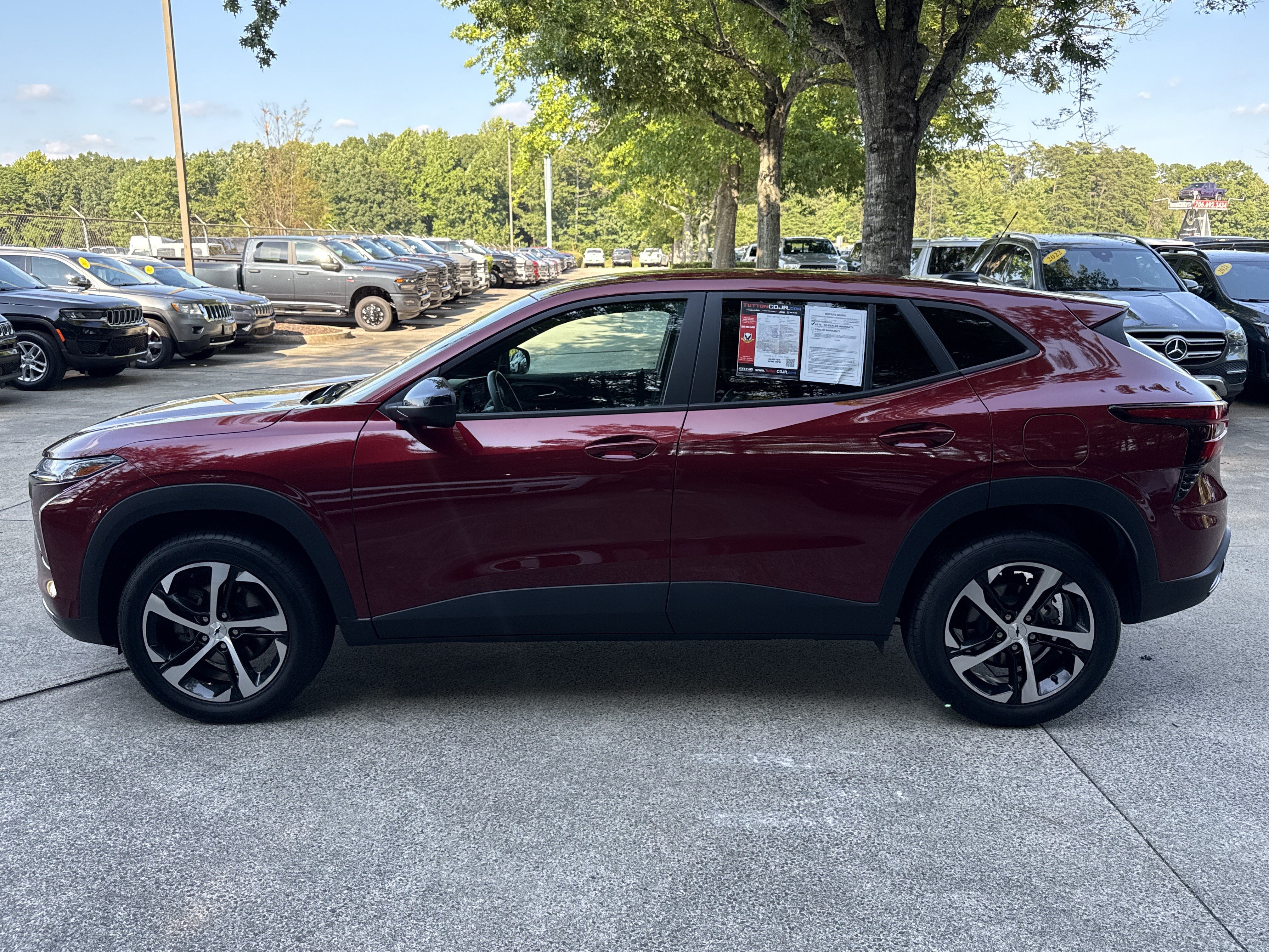Used 2024 Chevrolet Trax RS w/ Driver Confidence Package FWD image 4