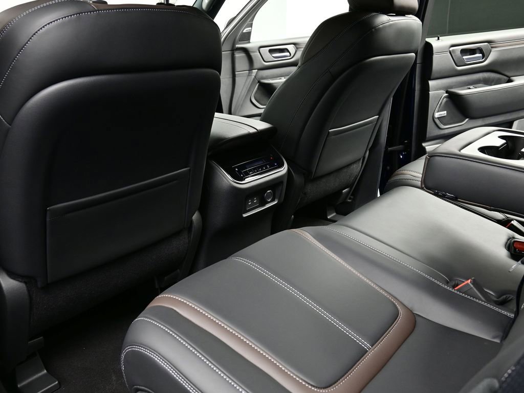 New 2025 Nissan Armada SL image 19