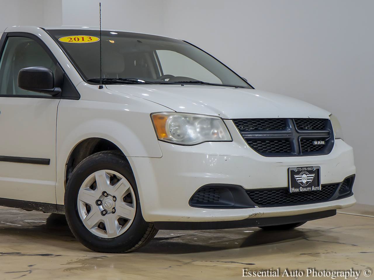 Used 2013 RAM C/V Tradesman FWD image 2