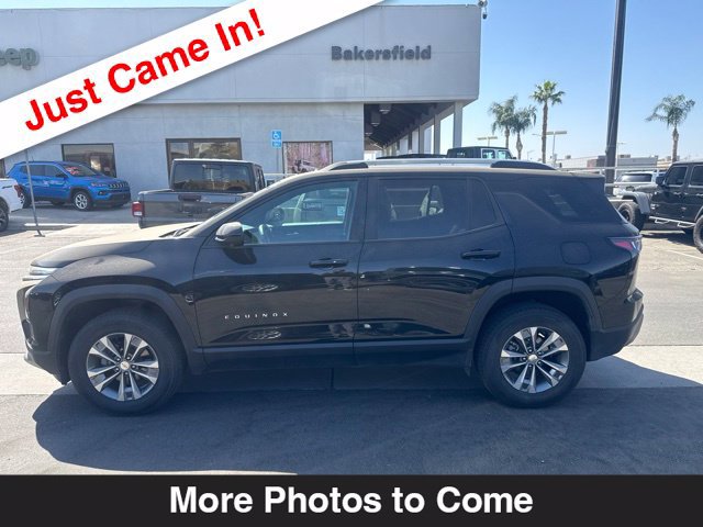 Used 2025 Chevrolet Equinox LT w/ Convenience Package II AWD/4WD image 2