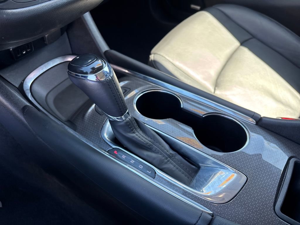 Used 2018 Chevrolet Malibu LT w/ Leather Package FWD image 35