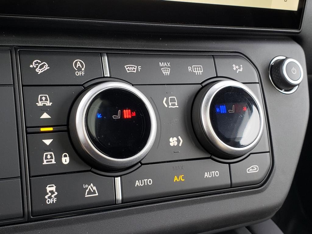 New 2026 Land Rover Defender 130 X-Dynamic SE image 22