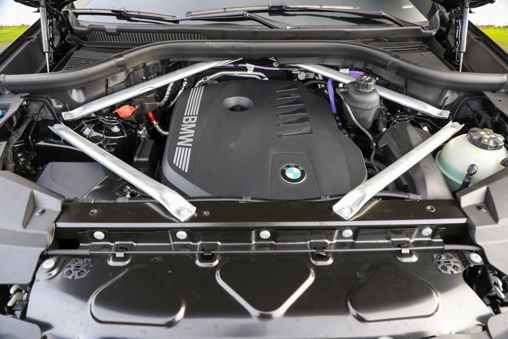 Used 2024 BMW X6 xDrive40i w/ Executive Package image 12