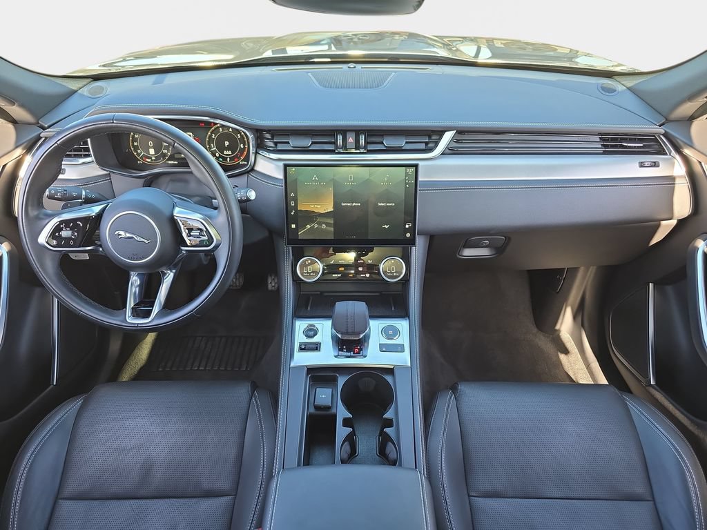 Certified 2025 Jaguar F-PACE R-Dynamic S AWD/4WD image 9