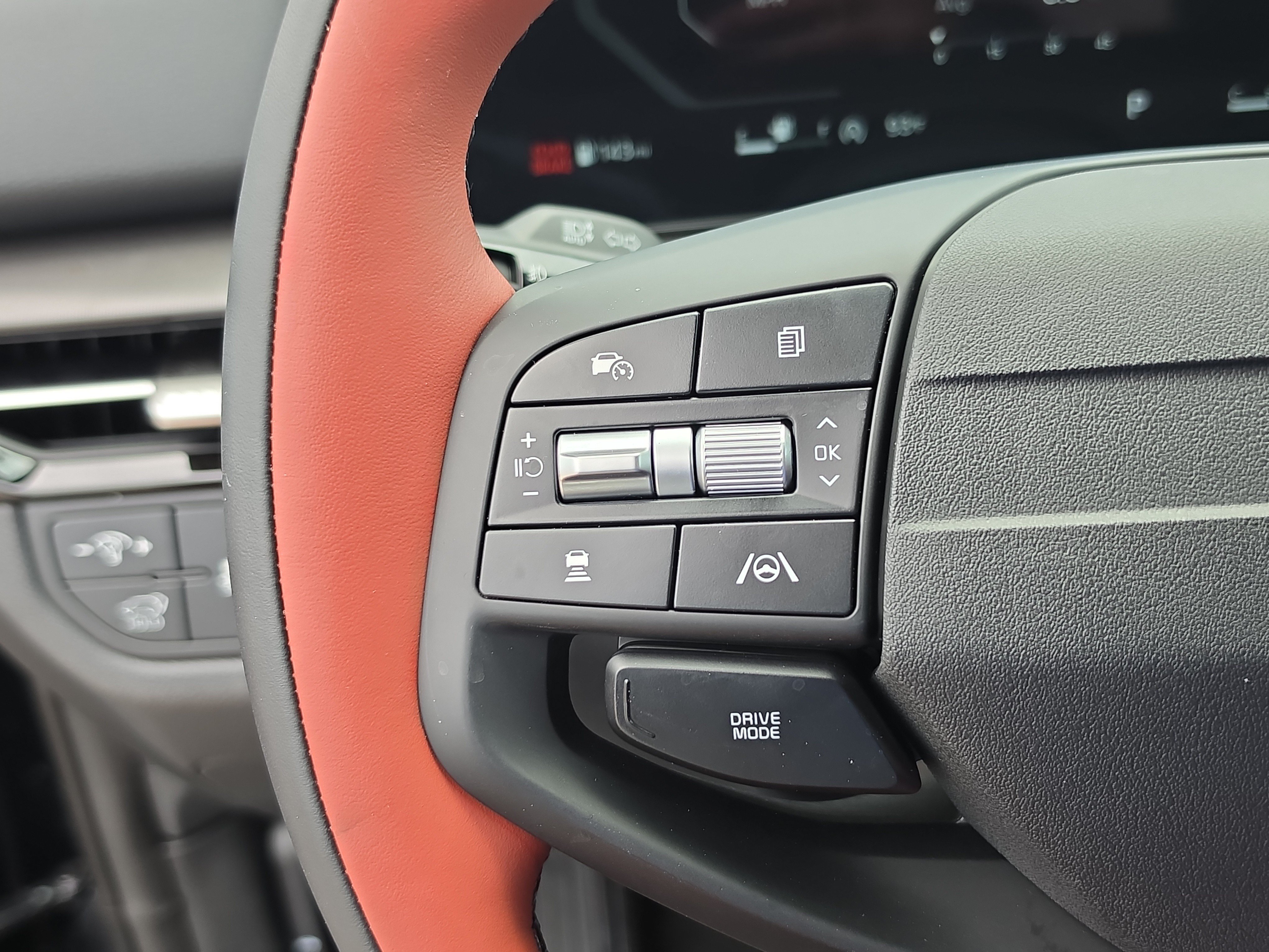 New 2026 Kia Sportage SX FWD image 31