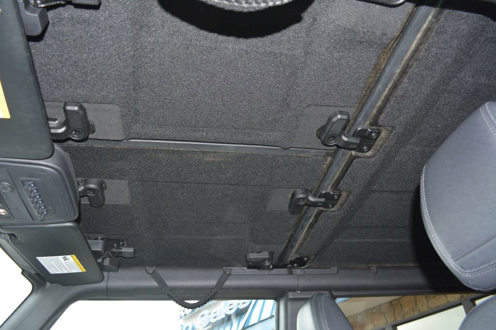 Used 2023 Ford Bronco Black Diamond w/ Sasquatch Package image 21