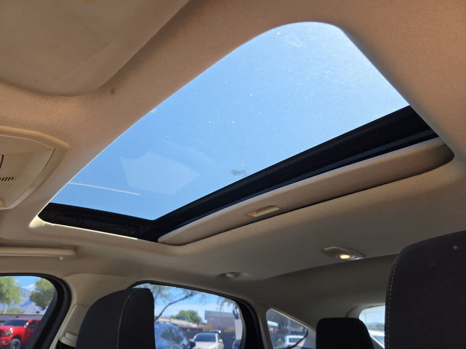 Used 2018 Ford Focus SEL FWD image 19