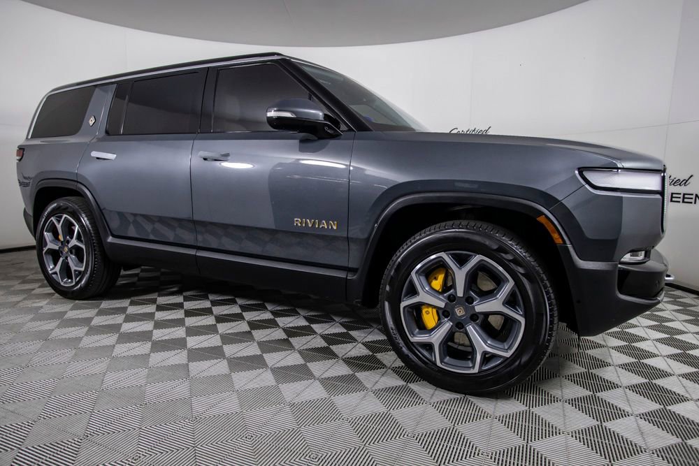 Used 2023 Rivian R1S Adventure image 3