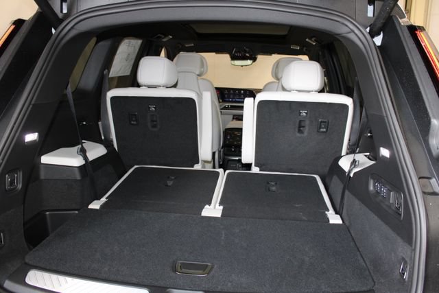 New 2027 Cadillac Vistiq Luxury AWD/4WD image 34