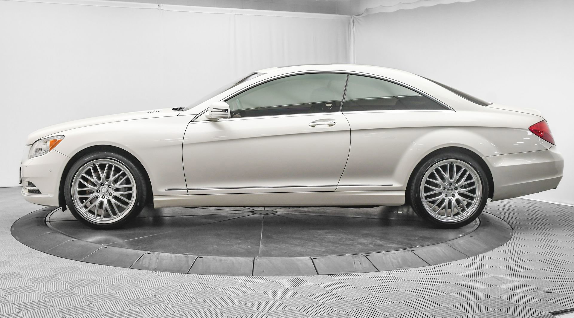 Used 2014 Mercedes-Benz CL 550 4MATIC image 4