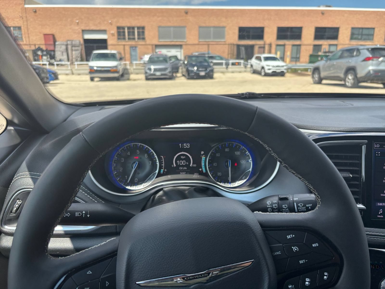 Used 2025 Chrysler Pacifica Limited FWD image 38