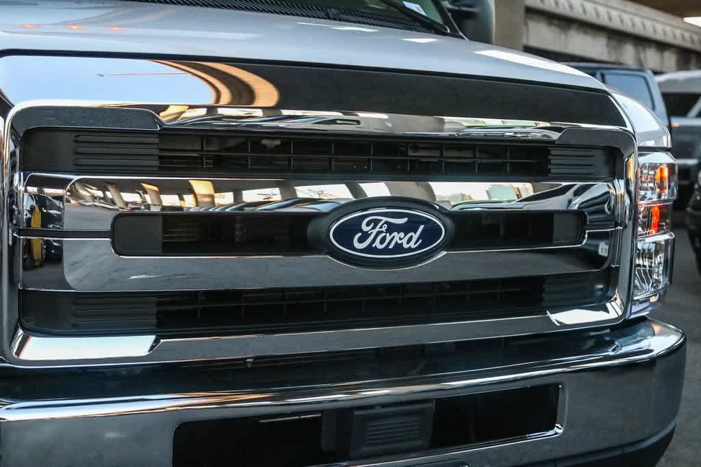 New 2026 Ford E-350 and Econoline 350 Super Duty w/ Power Equipment Group RWD image 5