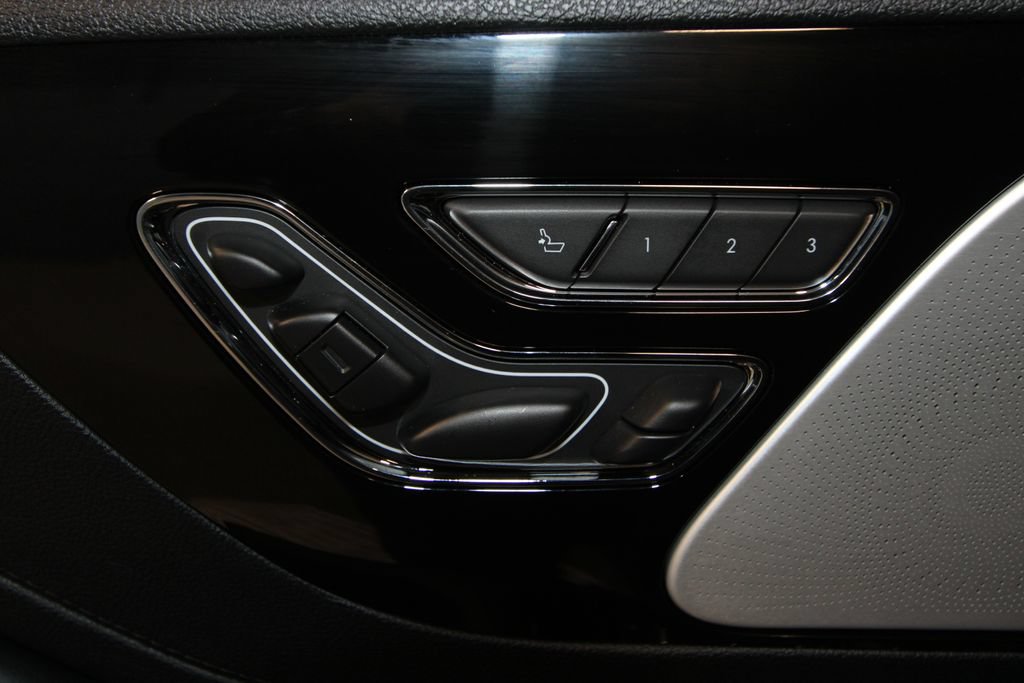 Used 2026 Lincoln Aviator Reserve AWD/4WD image 9