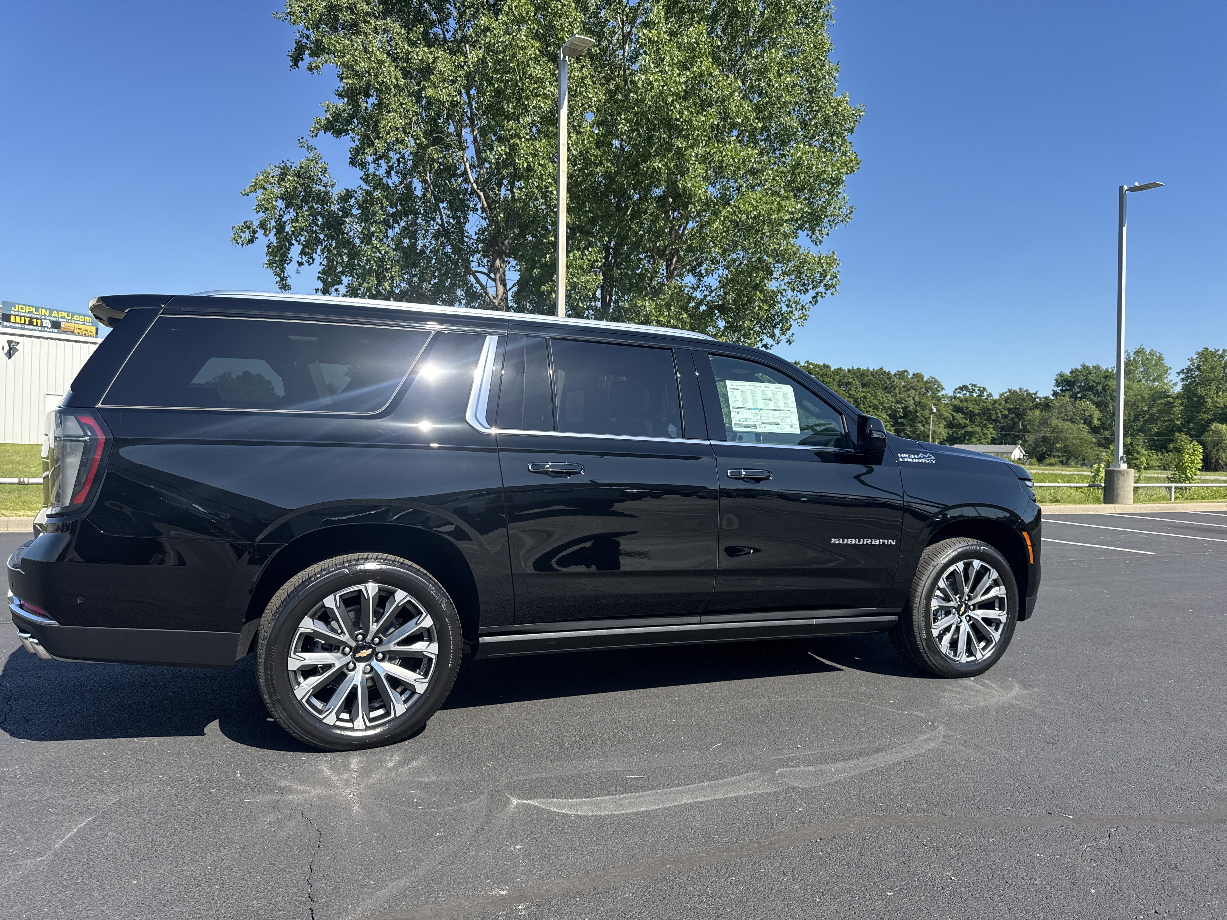New 2026 Chevrolet Suburban High Country AWD/4WD image 31