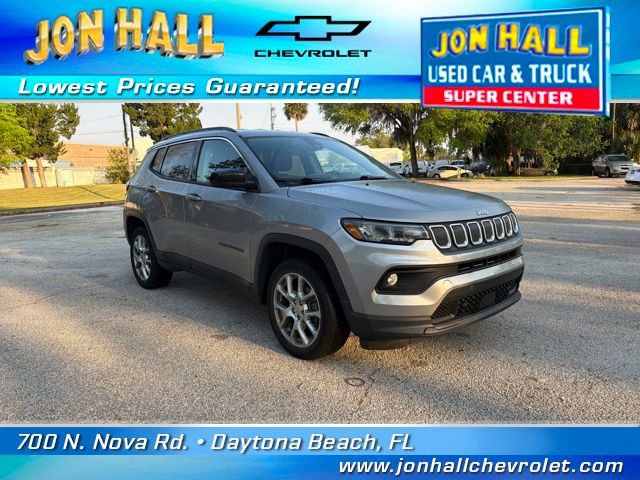 Used 2022 Jeep Compass Latitude image 1