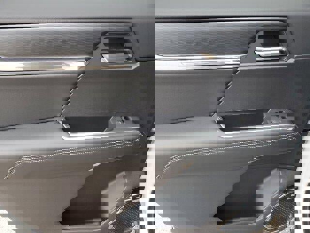 New 2025 GMC Acadia Elevation image 15