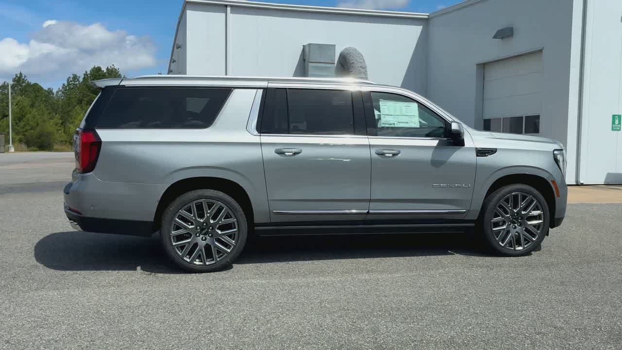 New 2026 GMC Yukon XL Denali Ultimate w/ LPO, Floor Liner Package AWD/4WD image 9