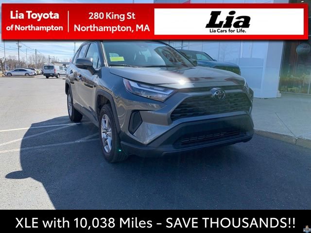 Used 2025 Toyota RAV4 XLE AWD/4WD image 1