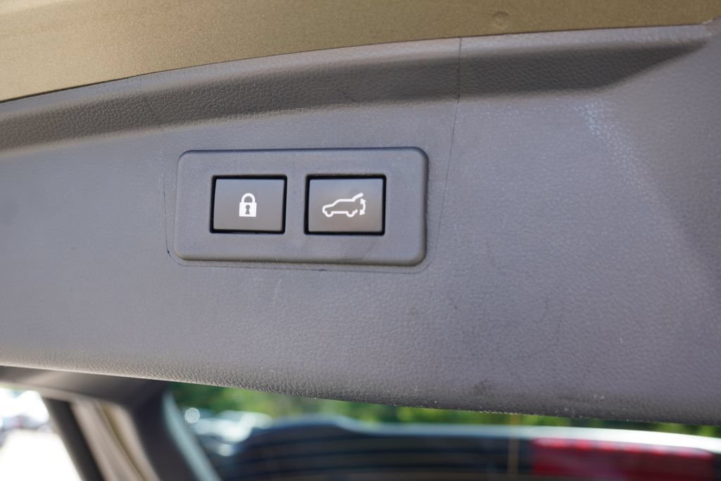 Used 2025 Subaru Outback Touring AWD/4WD image 23