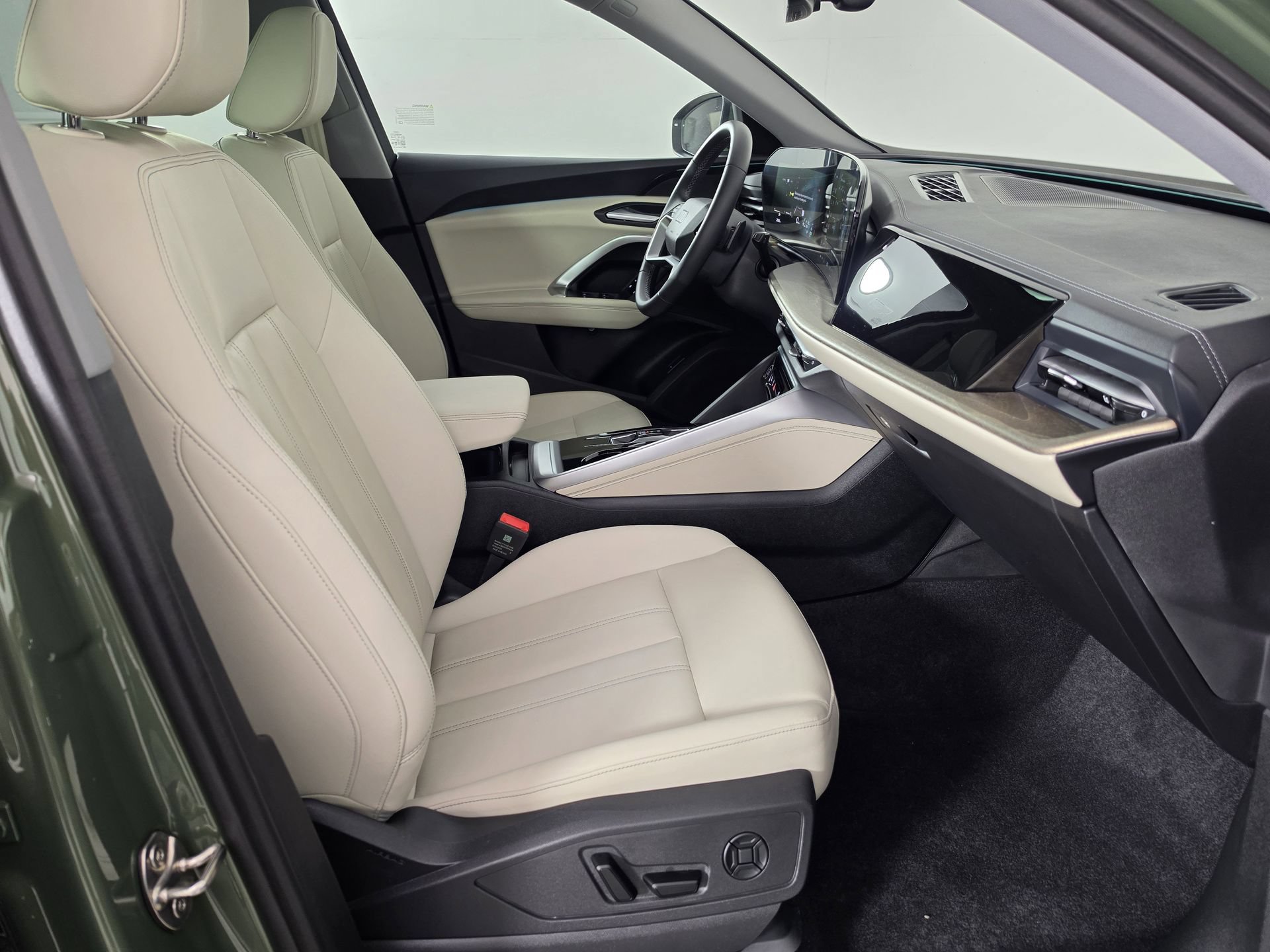 Certified 2025 Audi Q5 Premium w/ Convenience Package AWD/4WD image 46