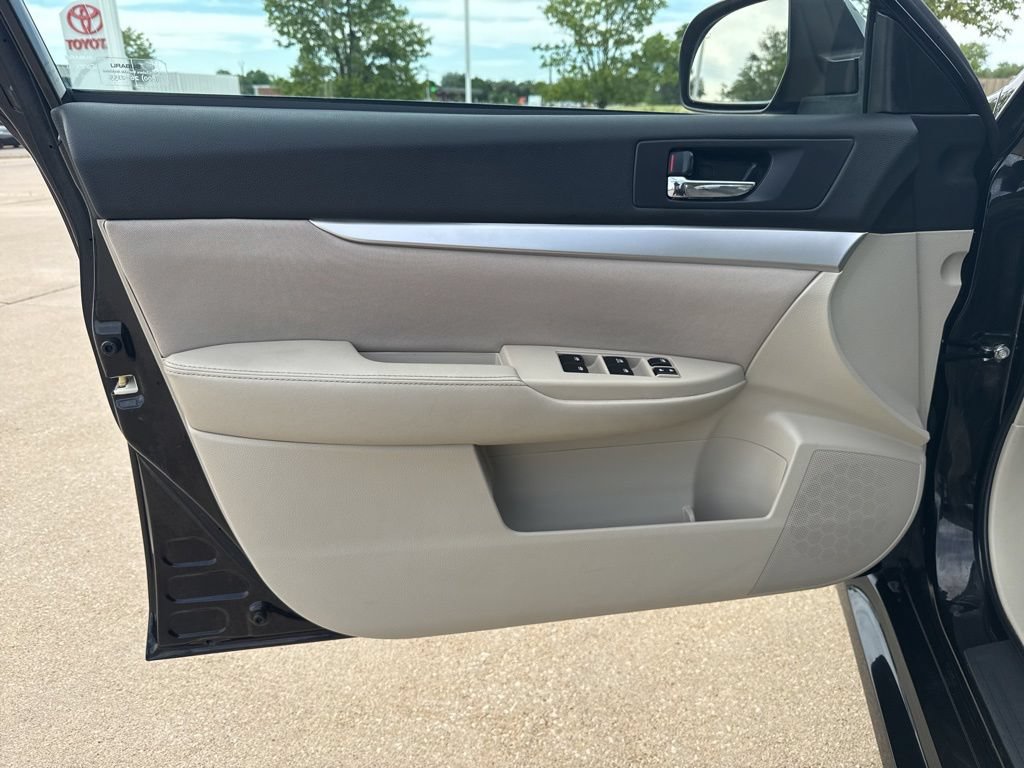 Used 2013 Subaru Legacy 2.5i Premium w/ All-Weather Pkg AWD/4WD image 15