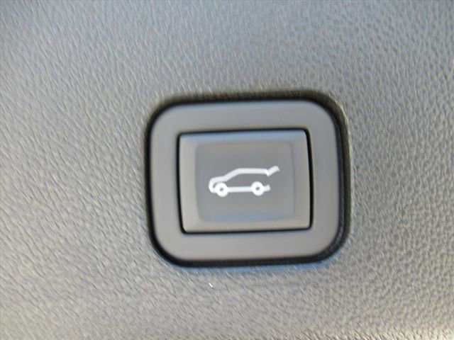 Certified 2024 Cadillac XT6 Sport w/ Platinum Package image 38