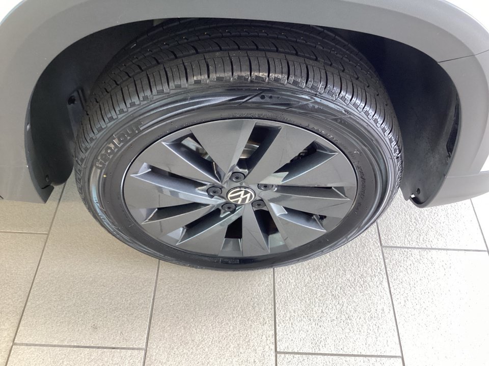 Used 2022 Volkswagen Taos S w/ IQ Drive S Package FWD image 29