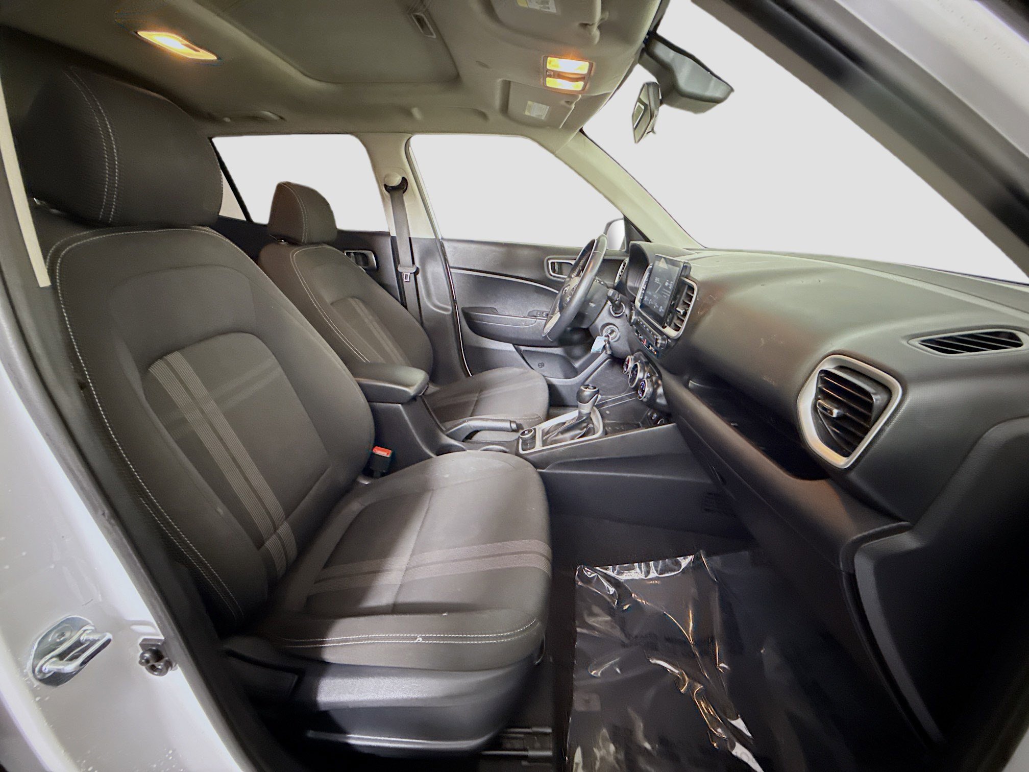 Used 2023 Hyundai Venue SEL w/ Cargo Package image 28