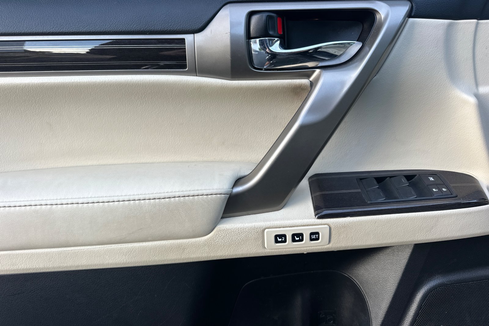 Used 2020 Lexus GX 460 Premium w/ Premium Package AWD/4WD image 11