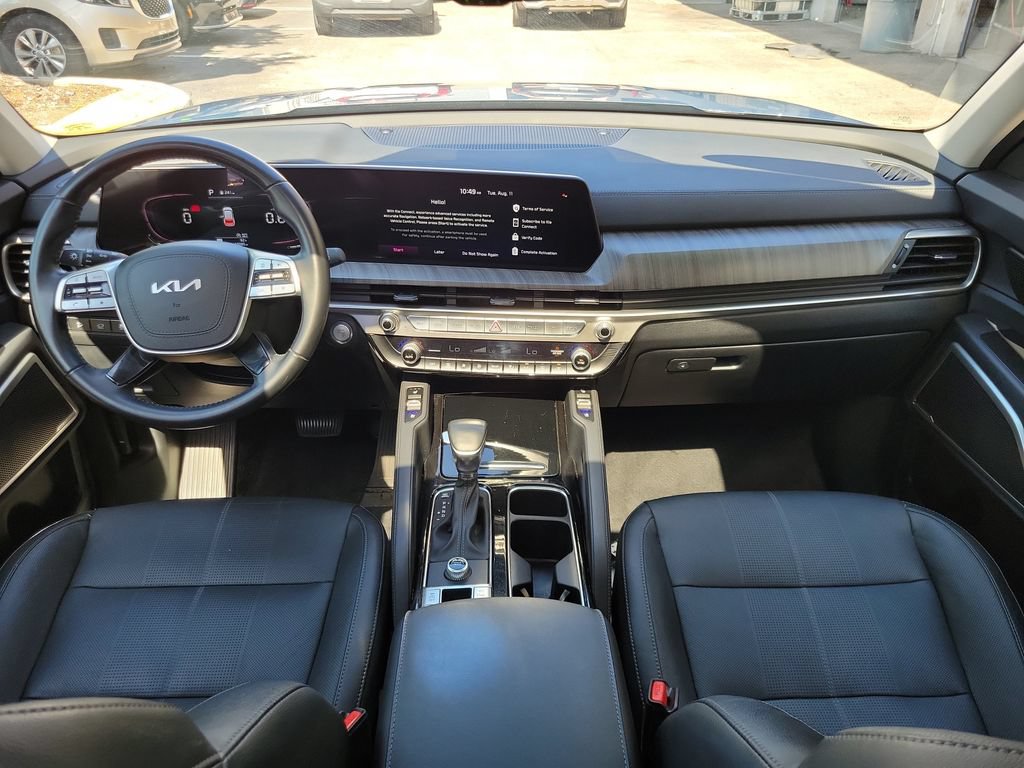 Certified 2023 Kia Telluride EX w/ EX Captain's Chair Package FWD image 11