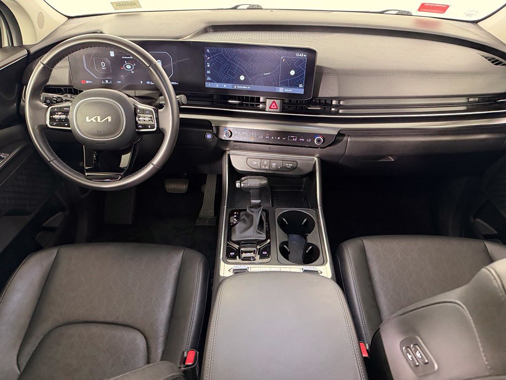 Used 2025 Kia Carnival SX FWD image 13
