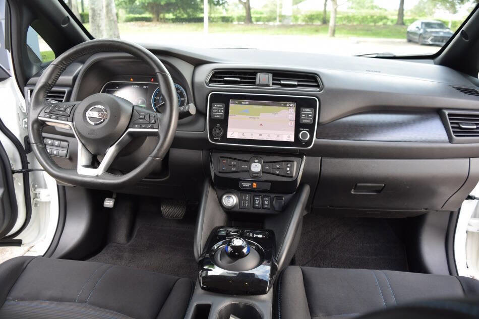 Used 2022 Nissan Leaf SV image 55