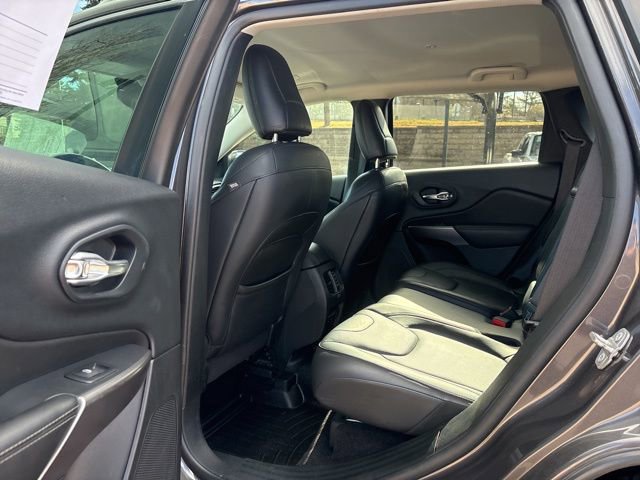 Used 2019 Jeep Cherokee Limited w/ Luxury Group image 25