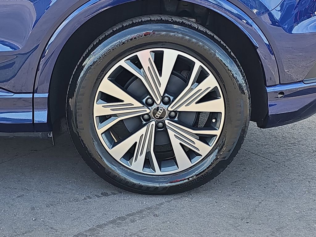Used 2023 Audi Q4 e-tron Premium Plus w/ Premium Plus image 37