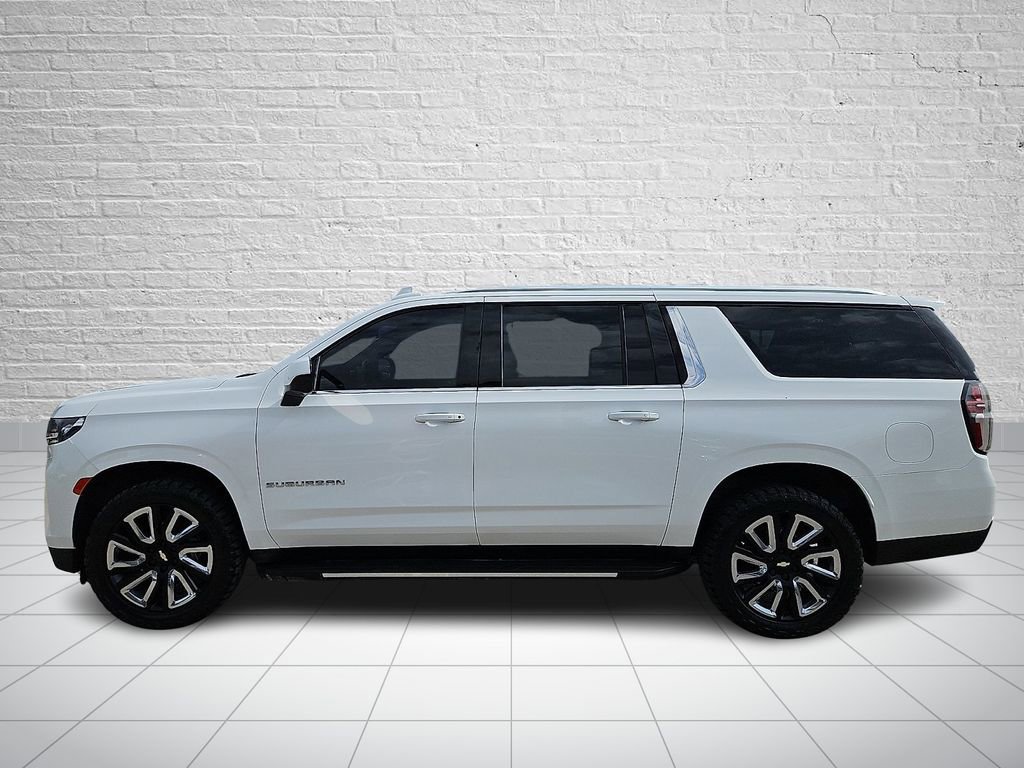 Used 2021 Chevrolet Suburban LT RWD image 2