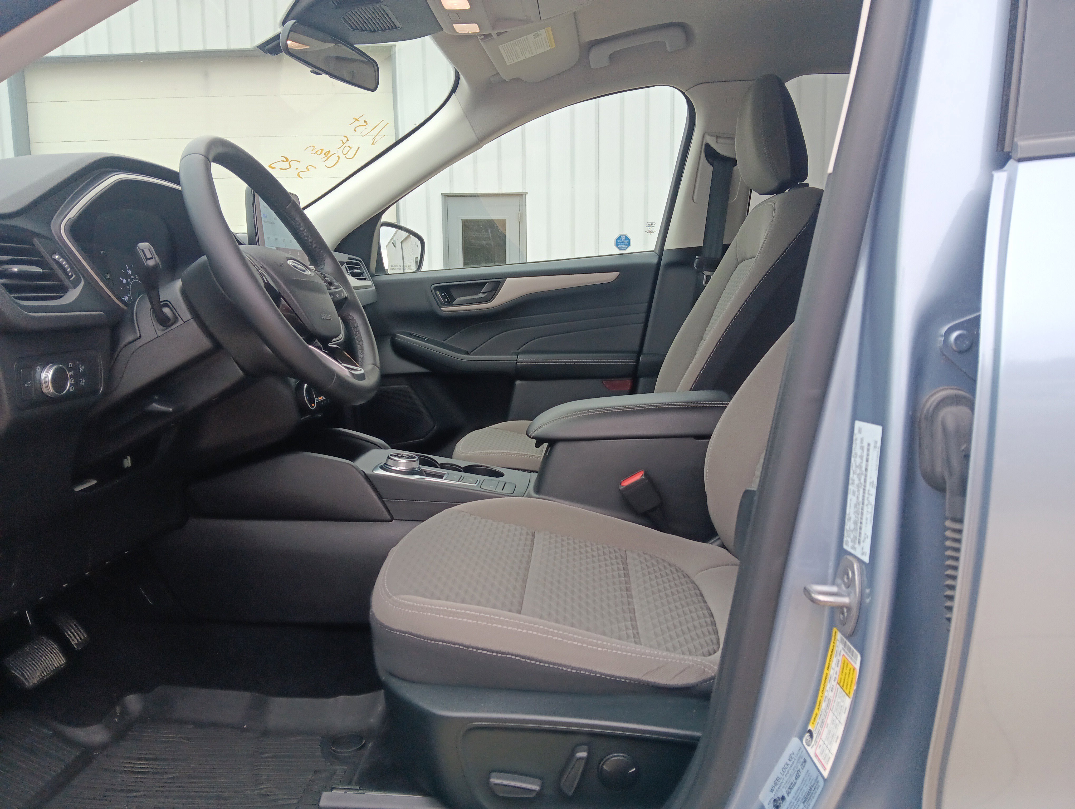 Used 2022 Ford Escape SE w/ Convenience Package image 9