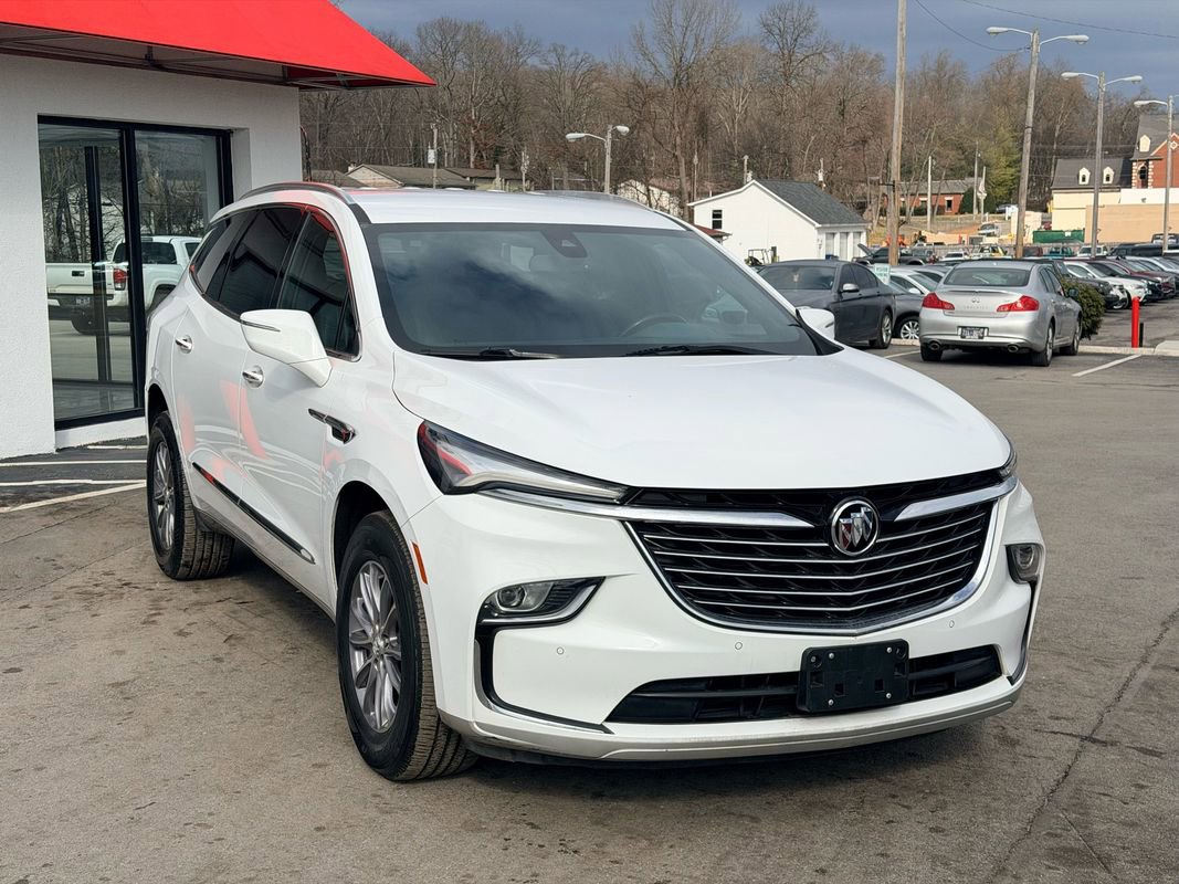 Used 2023 Buick Enclave Essence image 8