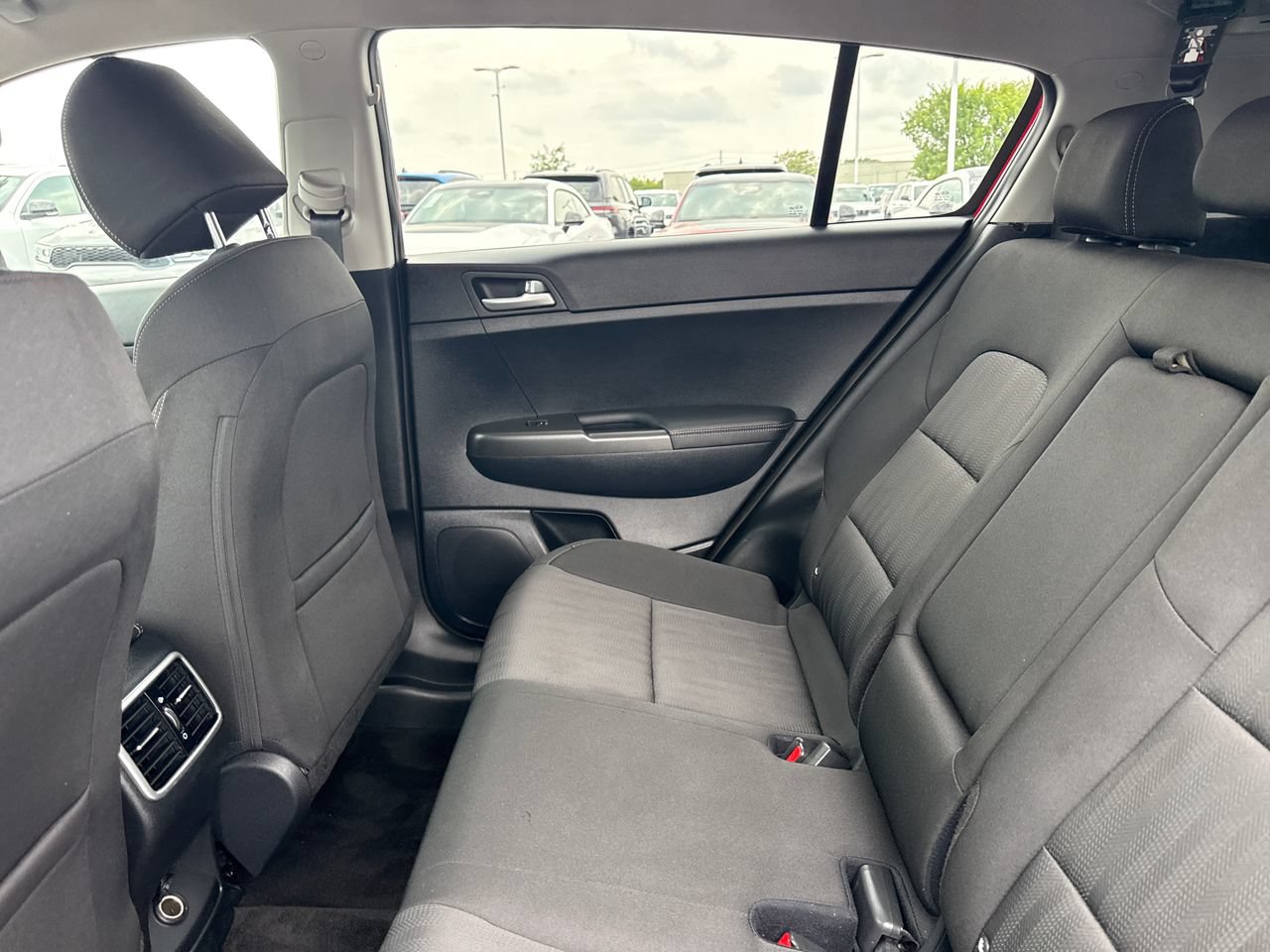 Used 2022 Kia Sportage LX FWD image 12