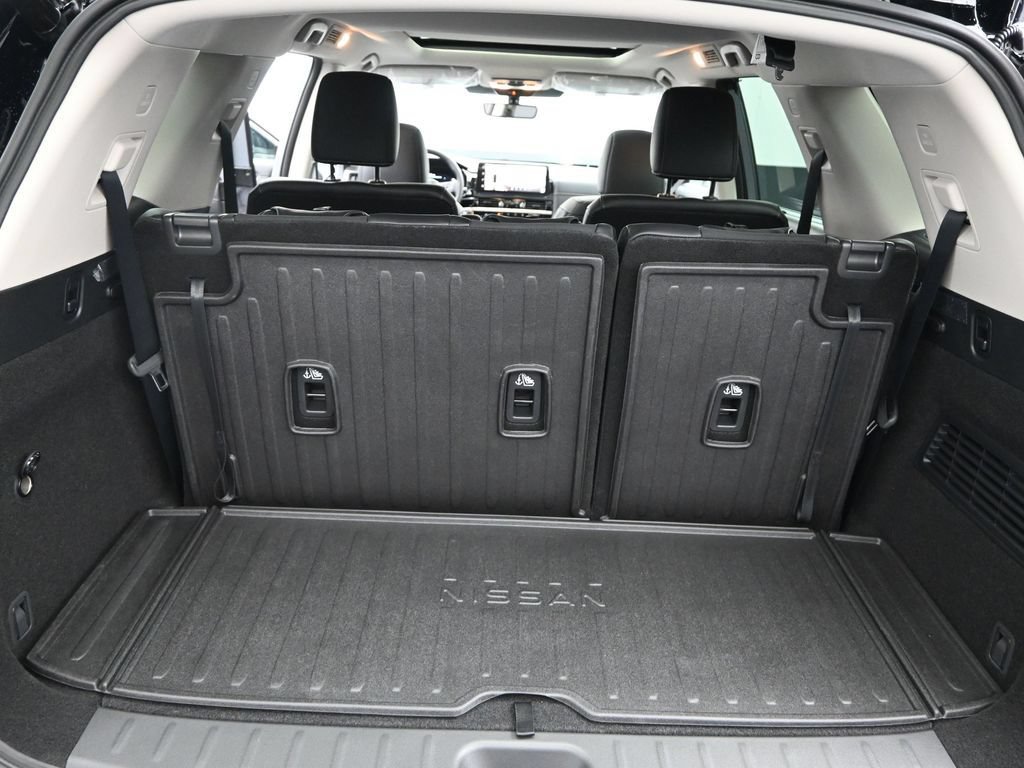 New 2026 Nissan Pathfinder Platinum FWD image 13