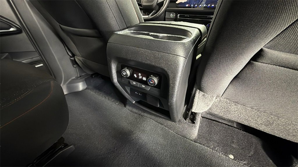 Used 2024 Chevrolet Traverse Z71 w/ Enhanced Driving Package image 32